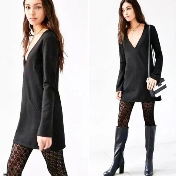 silence + noise Dresses & Skirts - Silence & Noise Oslo deep plunge tunic dress